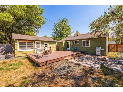 Exterior - 1540 Wilson St, Eugene, OR 97402 photo 1 of 4