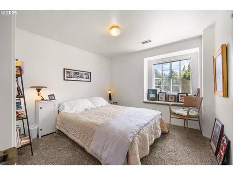 Bedroom - 1926 NE Sams Loop, Bend, OR 97701 photo 1 of 6