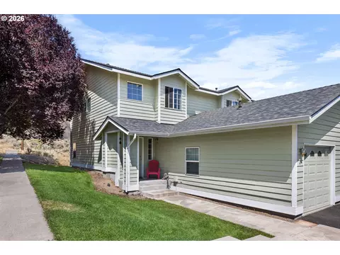 Exterior - 1926 NE Sams Loop, Bend, OR 97701 photo 2 of 3