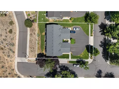 View/Area - 1926 NE Sams Loop, Bend, OR 97701 photo 2 of 3