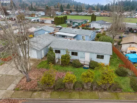 1672 Pritchett Pl, Cottage Grove, OR 97424