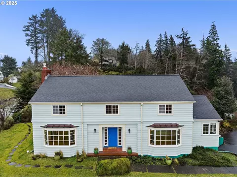 1320 15th St, Astoria, OR 97103