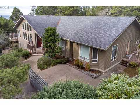 760 SW Range Dr, Waldport, OR 97394