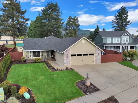 2458 Otto St, Springfield, OR 97477