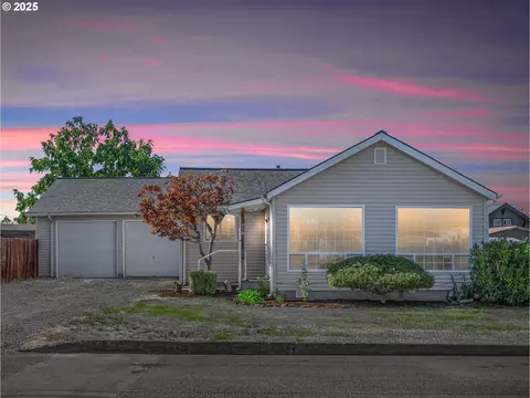 316 Berkley Ave, Molalla, OR 97038