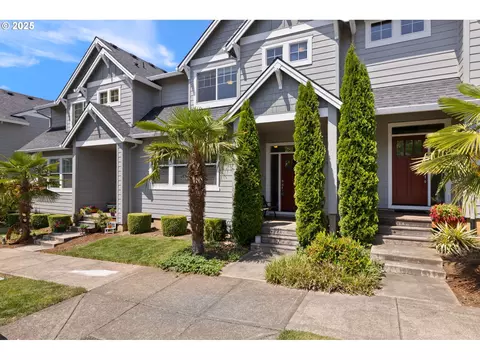 37945 Cascadia Village Dr, Sandy, OR 97055