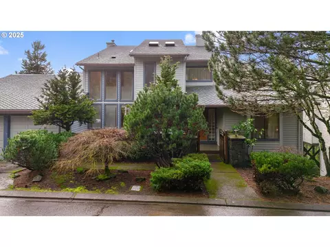 15 Masaryk St, Lake Oswego, OR 97035