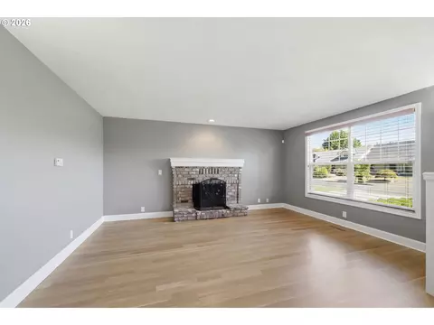 Living - 2930 Norkenzie Rd, Eugene, OR 97408 photo 2 of 8