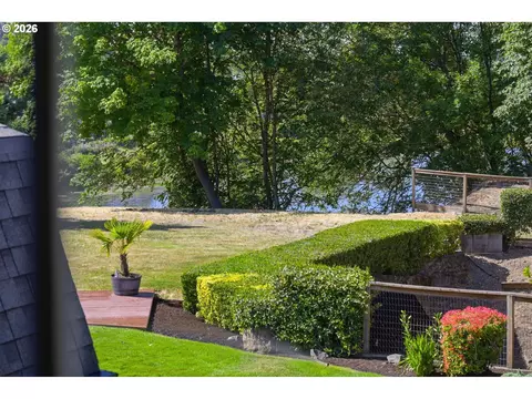 View/Area - 2930 Norkenzie Rd, Eugene, OR 97408 photo 2 of 6