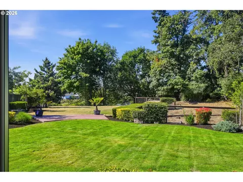 Exterior - 2930 Norkenzie Rd, Eugene, OR 97408 photo 4 of 10