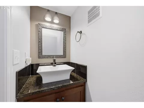 Bath - 2930 Norkenzie Rd, Eugene, OR 97408 photo 1 of 5