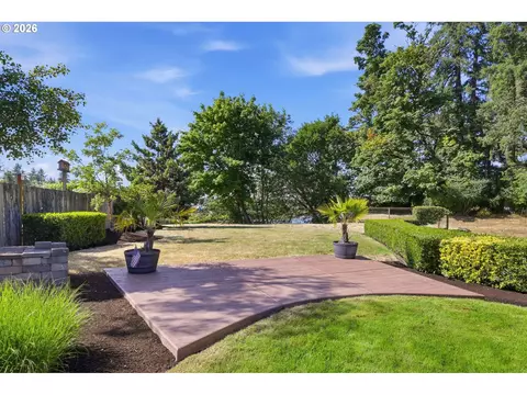 Exterior - 2930 Norkenzie Rd, Eugene, OR 97408 photo 3 of 10
