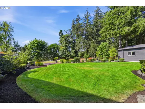 Exterior - 2930 Norkenzie Rd, Eugene, OR 97408 photo 5 of 10
