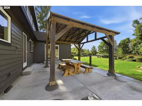 Exterior - 2930 Norkenzie Rd, Eugene, OR 97408 photo 2 of 10