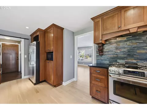 Kitchen - 2930 Norkenzie Rd, Eugene, OR 97408 photo 5 of 6