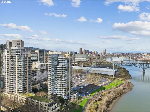 3570 S River Pkwy #1205, Portland, OR 97239