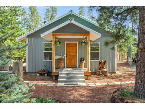 1274 Wild Mustang Ln, Gilchrist, OR 97737