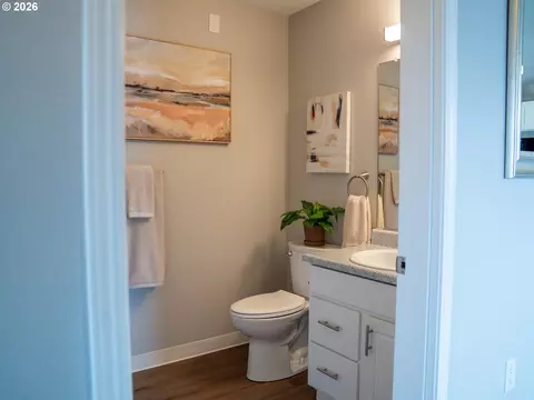 Bath - 318 NE Roberts Ave #308, Gresham, OR 97030 photo 1 of 3