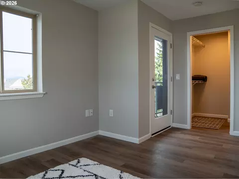 Bedroom - 318 NE Roberts Ave #308, Gresham, OR 97030 photo 2 of 2