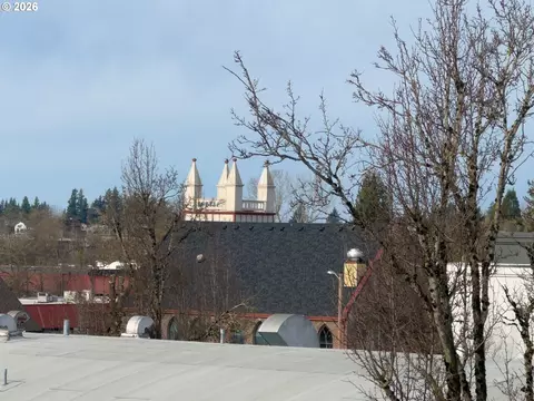 View/Area - 318 NE Roberts Ave #308, Gresham, OR 97030 photo 2 of 2