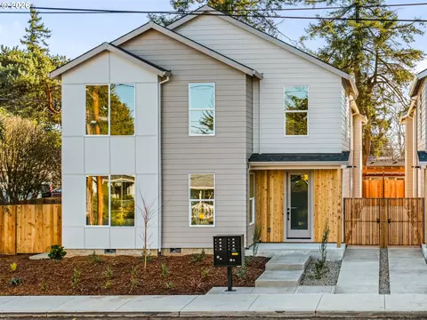 7458 SE Tolman St, Portland, OR 97206