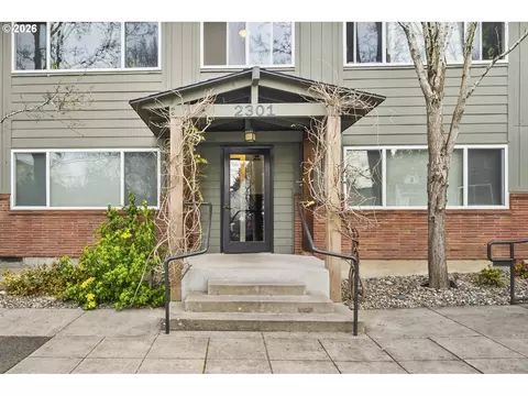 2301 SE Caruthers St #1, Portland, OR 97214