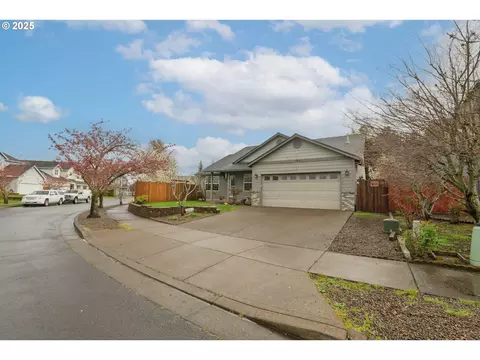 1184 Foxglove St, Woodburn, OR 97071