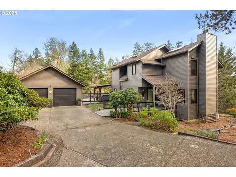 2311 Douglas Dr, Eugene, OR 97405