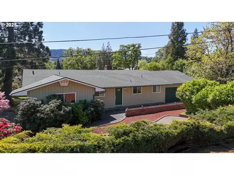 2917 Oakridge Ave, Roseburg, OR 97471