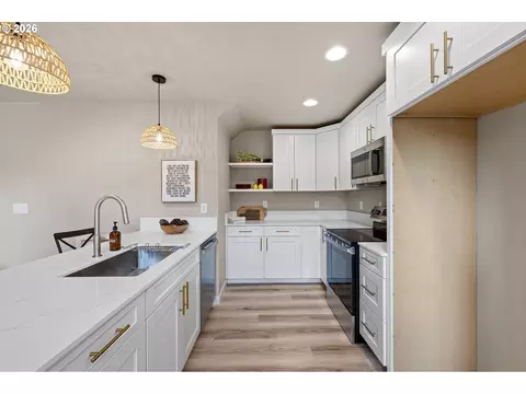 Kitchen - 1946 7th St, Springfield, OR 97477 photo 1 of 6