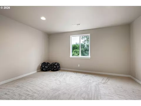 Bedroom - 1946 7th St, Springfield, OR 97477 photo 1 of 8