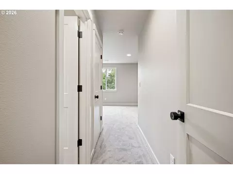 Entry Way - 1946 7th St, Springfield, OR 97477 photo 3 of 4