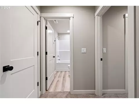 Entry Way - 1946 7th St, Springfield, OR 97477 photo 2 of 4