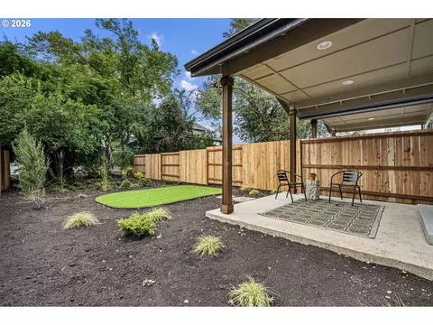 Exterior - 1946 7th St, Springfield, OR 97477 photo 10 of 10