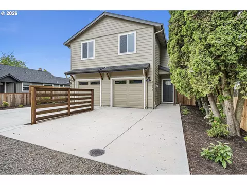 Exterior - 1946 7th St, Springfield, OR 97477 photo 4 of 10