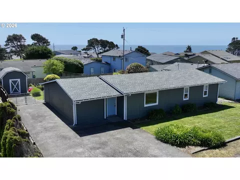 1221 Iris St, Brookings, OR 97415