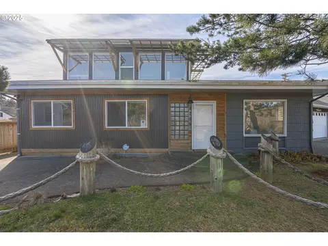 8755 Lake St, Rockaway Beach, OR 97136