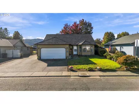 2658 S 12th St, Lebanon, OR 97355