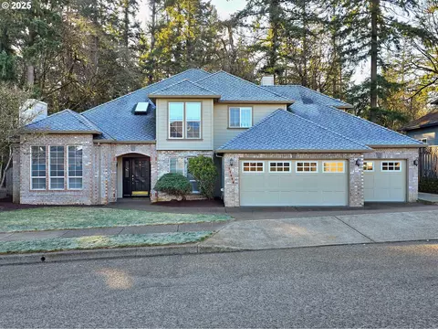 11484 SE Highland Loop, Clackamas, OR 97015
