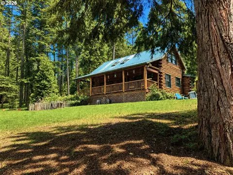 440 Forest Dr, Azalea, OR 97410
