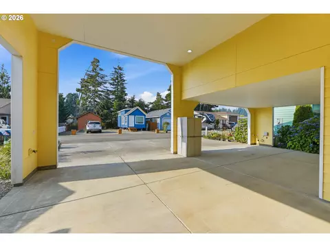 Exterior - 10 Pine Ln, Lakeside, OR 97449 photo 6 of 6