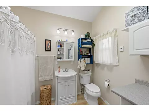 Bath - 10 Pine Ln, Lakeside, OR 97449 photo 1 of 1