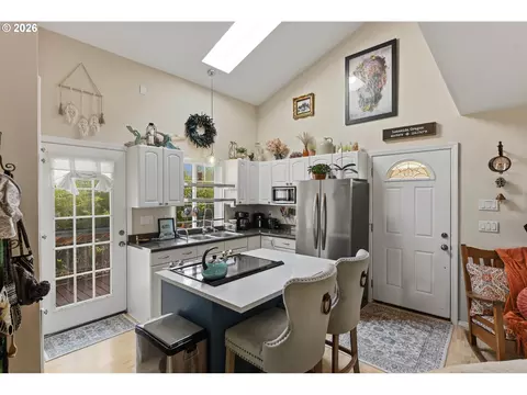 Kitchen - 10 Pine Ln, Lakeside, OR 97449 photo 1 of 3