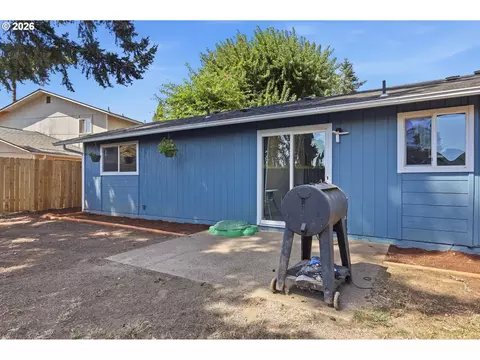 Exterior - 697 54th St, Springfield, OR 97478 photo 7 of 8