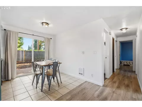 Dining - 697 54th St, Springfield, OR 97478 photo 1 of 3