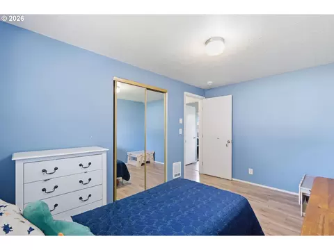 Bedroom - 697 54th St, Springfield, OR 97478 photo 8 of 8