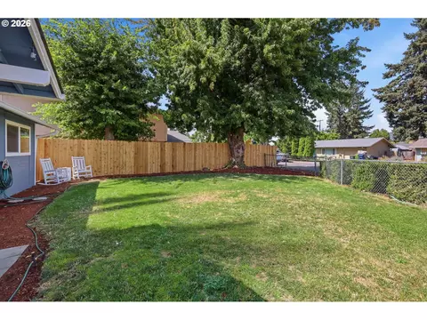 Exterior - 697 54th St, Springfield, OR 97478 photo 2 of 8