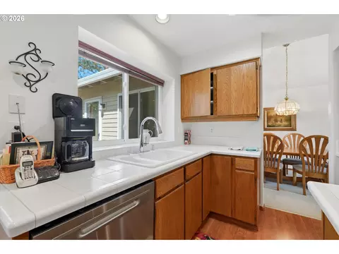 Kitchen - 2343 SW 1st St, Gresham, OR 97080 photo 5 of 6