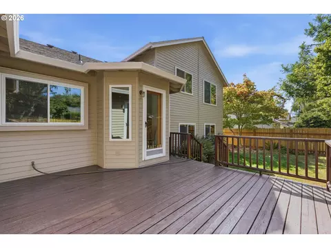 Exterior - 2343 SW 1st St, Gresham, OR 97080 photo 8 of 11