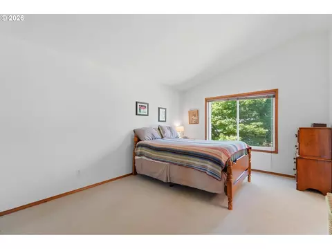 Bedroom - 2343 SW 1st St, Gresham, OR 97080 photo 5 of 6